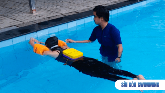 Hình ảnh học bơi cấp tốc 1 kèm 1 tại TPHCM